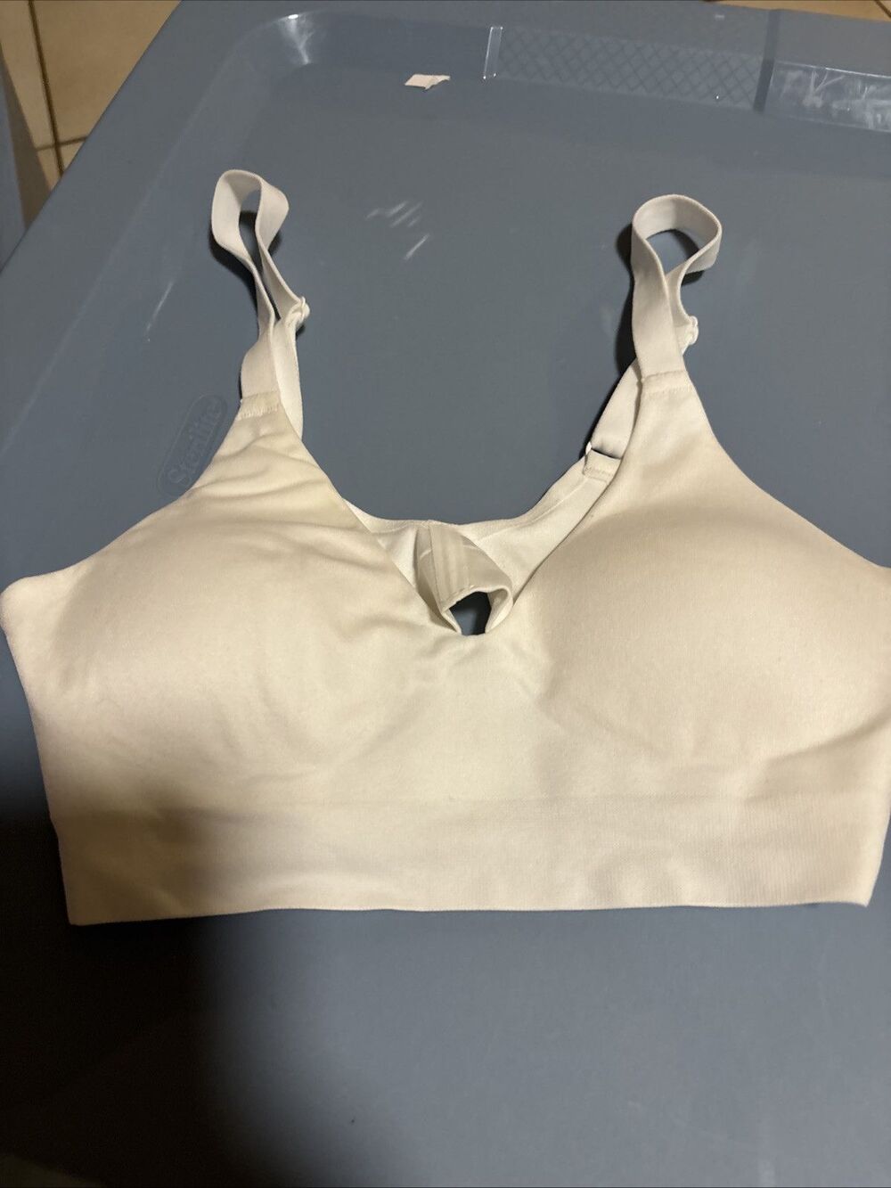 New Women's TRUE BODY 18823 White Soft Form V-neck Bralette Size XS